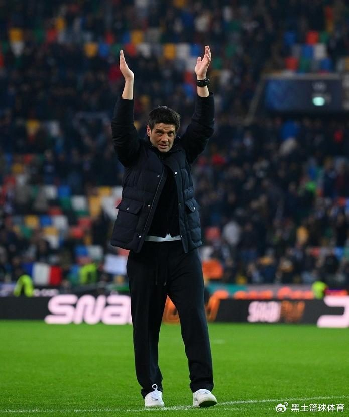 乐鱼体育-劳塔罗三连斩意甲历史第4人，为球迷炸伤对手道歉，国米2-0升班马|克雷莫内塞|国际米兰|门将|泽林斯基|劳塔罗-马丁内斯_新浪体育_新浪新闻