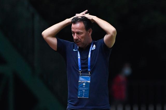 乐鱼-不败争冠输球保级 范帅调侃：我想派上12名球员